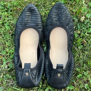 Yosi Samra 7 Feathered Leather Black Ballet Flats
